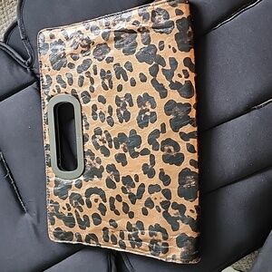 Leopard Clutch